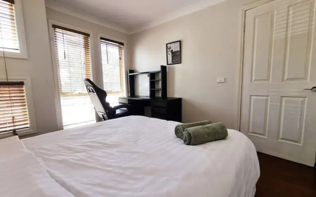 St Albans House - Spacious and Modern Home