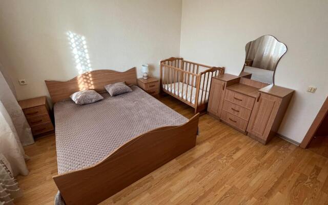 Apartments on Partizanskaya street 1B building 5