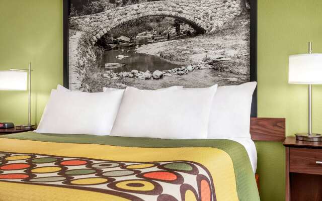 Super 8 by Wyndham Ankeny/Des Moines Area