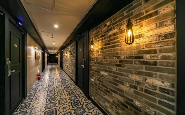 Changwon Sangnam-dong Hotel Chris B