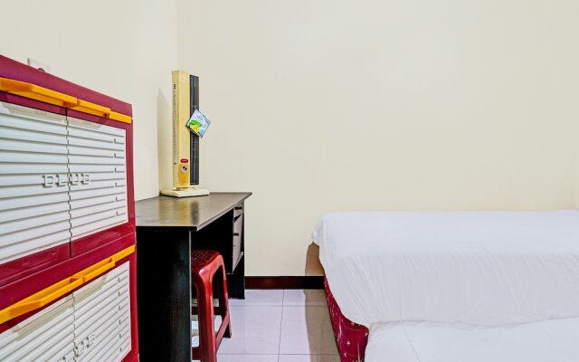 OYO Life 92546 Kost Merah Bojongsoang Syariah