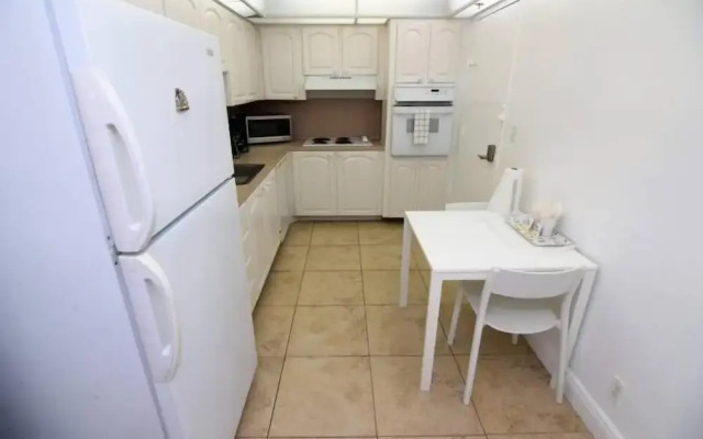 Spectacular 1 Bed 1 Bath @ Tides