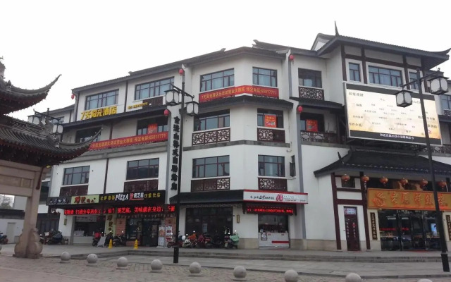 Suzhou Luzhi Riverside Inn Hostel
