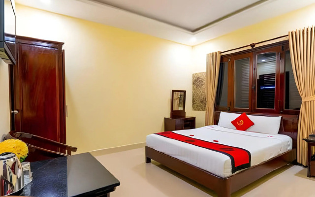 Golden River Hotel