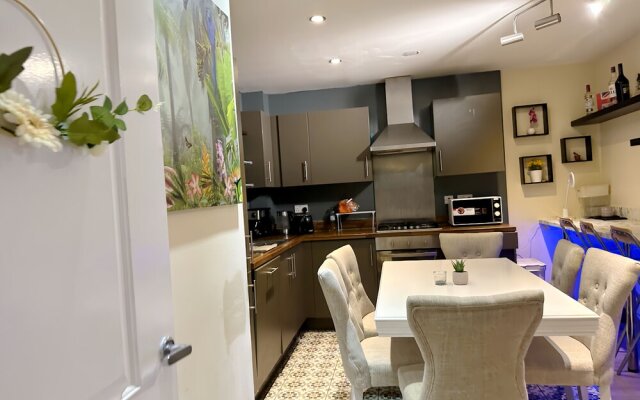 Luxury Apartment 4 bed Room in Canary Wharf