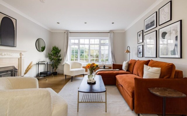 The Wycombe House - Inviting 5bdr House With Garden