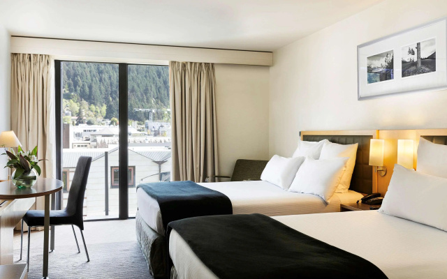 Novotel Queenstown Lakeside