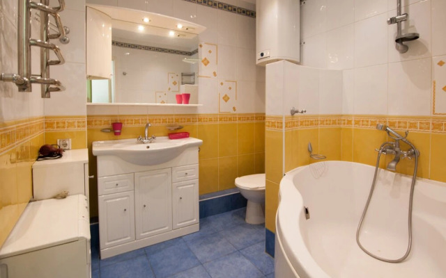 Подол, Константиновская 45