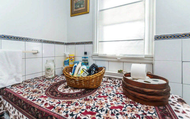 Elliott House Bed and Breakfast Toronto