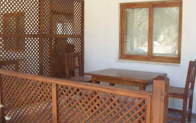 Yakamoz Pansiyon Mazı