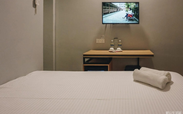 CIQ HOTEL at Jalan Trus