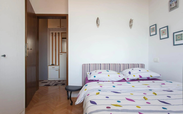Violet Apartment