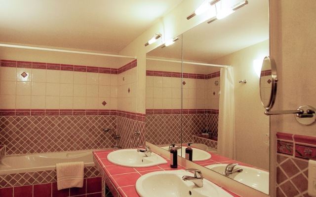 Luxury Apartment With Terrace, Sauna, Tennis, and Heated Pool