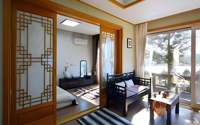 Casa Seorak Bed and Breakfast