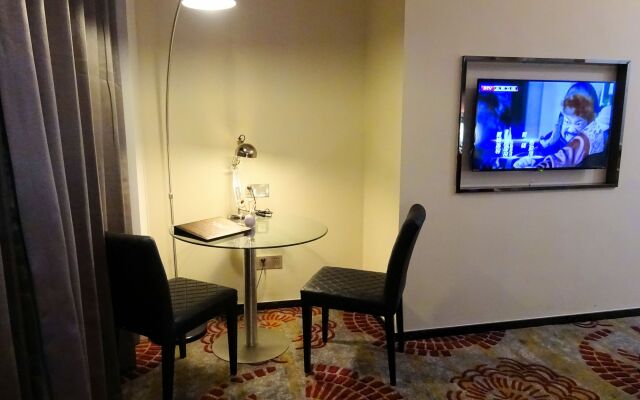 Holiday Villa Hotel & Residence