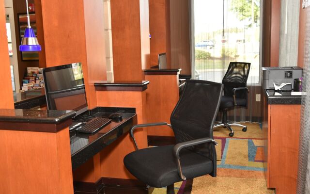 Fairfield Inn & Suites Hartford Airport