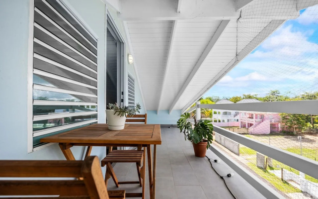 Golf Course Access Balcony Infinity Pool