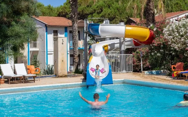 Santa Family Club Hotel