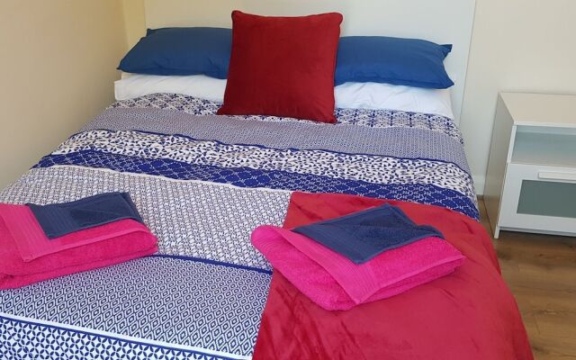 Lovely Holiday Home in Leeds near Roundhay Park