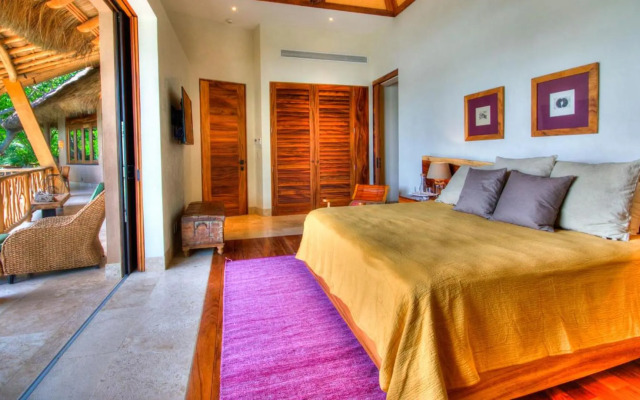 Casa Buena Vista - Beach Front - Villa in Sayulita