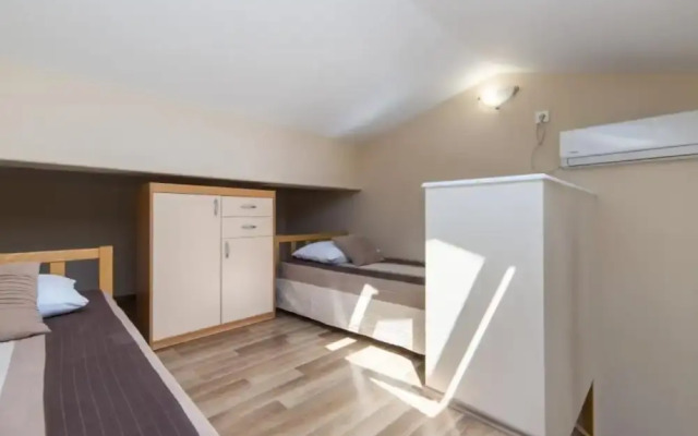 Apartments Nmn Drvenik