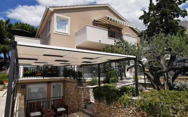 Apartments Maslina