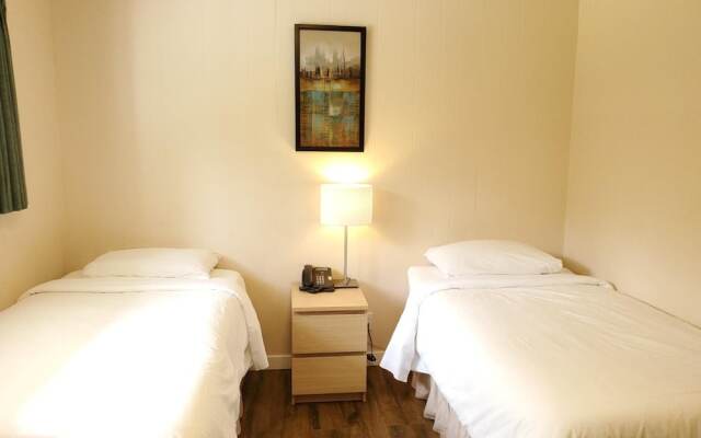 The Hitching Post Motel