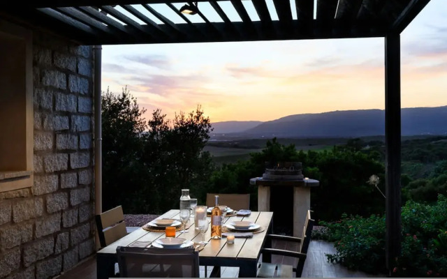 Villa Amelie With 2 Bedrooms and 2 Bathrooms