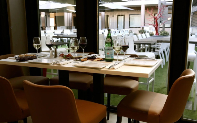 Hôtel Restaurant Le Nelio