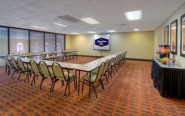 Hampton Inn Russellville