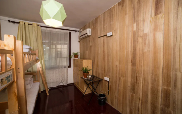 Zhongshi International Youth Hostel