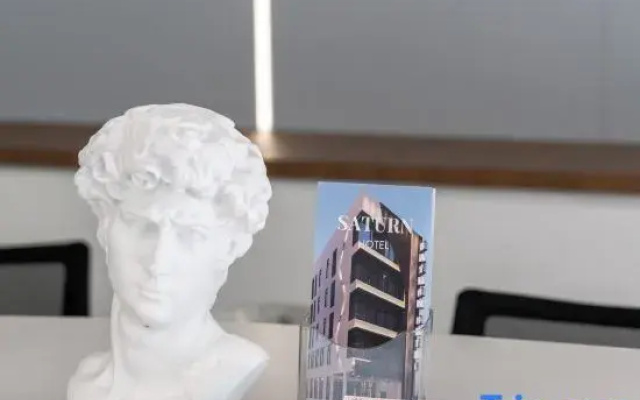 Saturn Hotel