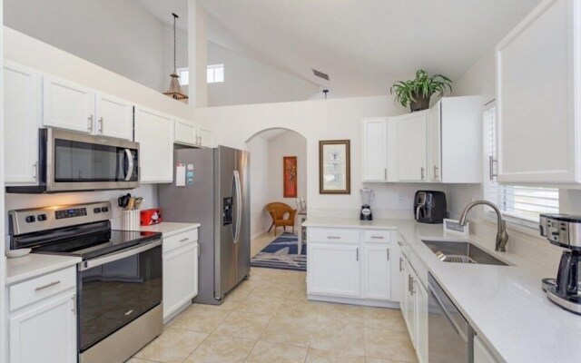 Family Dream 5 Bedroom Home by RedAwning