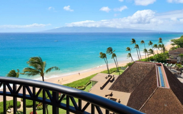 Royal Lahaina Resort & Bungalows
