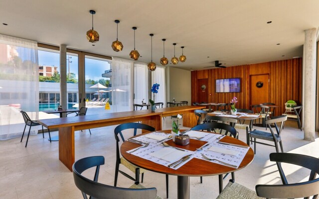 Avanti Hotel & Spa