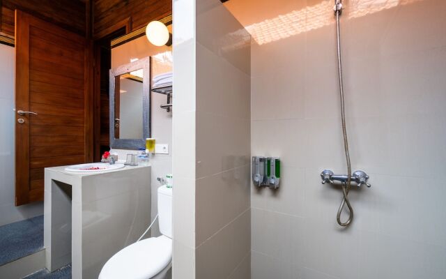 Tapa Bale Gede Nusa Lembongan