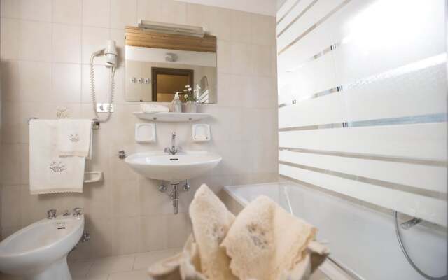 Sport Hotel Enrosadira