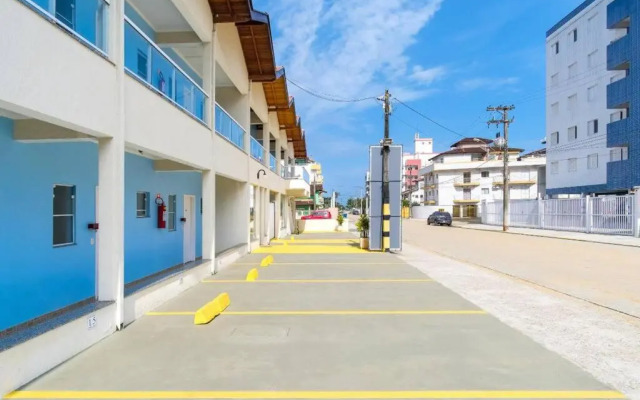 Apto.encantador 4 pessoas Praia das Toninhas Ubatuba