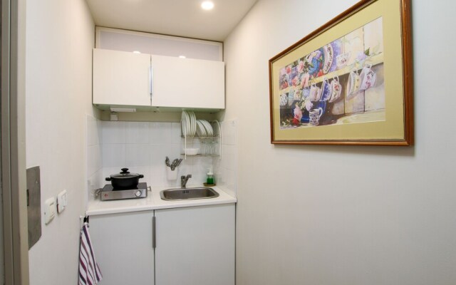 Classic studio Apt in heart of Tel Aviv