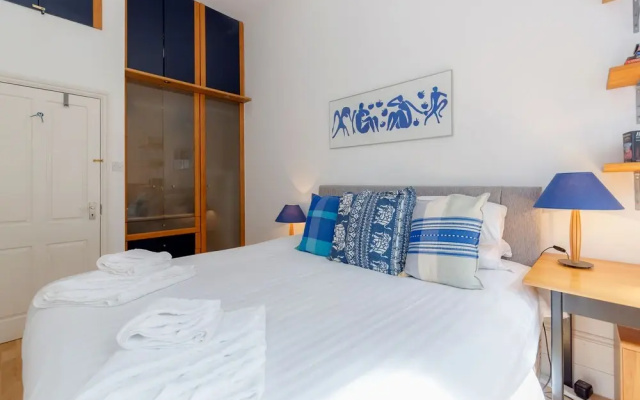Philbeach Balcony- 2bed flat in Earls Ct