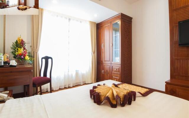 Le Foyer Hotel