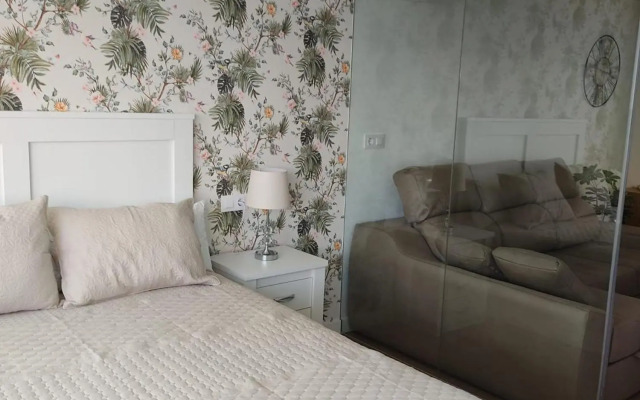 Apartamento pequeño, coqueto y céntrico.