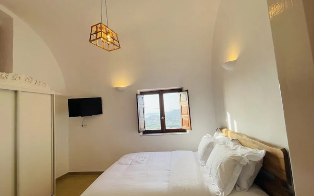 Diva Santorini Luxury Villa