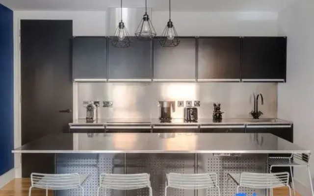 The Acre Abode I - Covent Garden - by Frankie