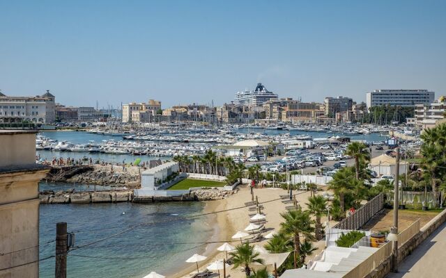 Re Dionisio Attic con Terrazza by Wonderful Italy