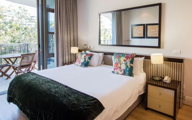 Апарт-отель Waterfront Village