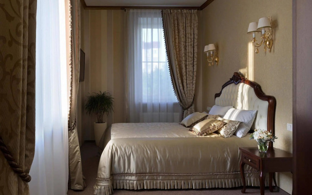 Iris Art Hotel