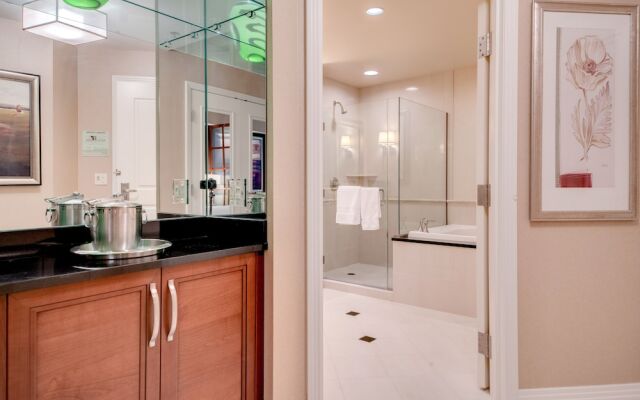 StripViewSuites Two Bedroom at Signature