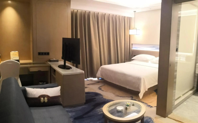 Golden Spring Hotel