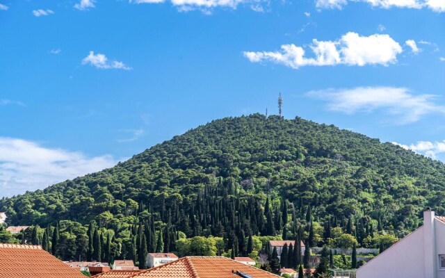 Awesome Apartment in Dubrovnik With Wifi and 2 Bedrooms